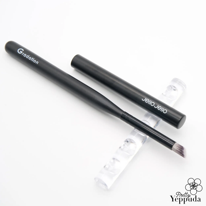 Versatile makeup brushes designed for flawless, flexible application of various cosmetic products. The JELLO JELLO Flexible Brush Set includes 6 high-quality brushes that provide precision control, seamless blending, and effortless makeup finishes. Crafted with premium materials and innovative designs, these brushes cater to diverse makeup needs, allowing users to achieve professional-grade results with ease.
