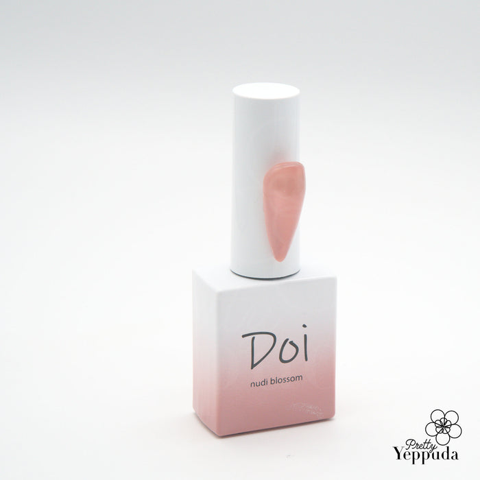 A delightful and buildable syrup-like gel polish from the renowned Korean nail artist brand NAILBAYO, the Doi Nudi Blossom gel delivers a beautiful and self-leveling base color perfect for intricate nail designs. Its excellent formula ensures easy application for both professionals and beginners, making it a versatile choice for achieving stunning nails.