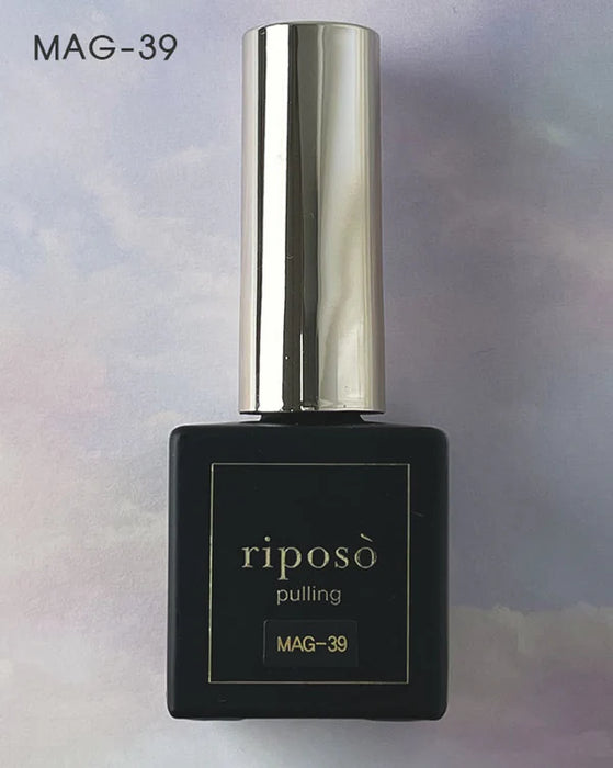 Detailed image of the RIPOSO Pulling Layered Collection 5pcs/set product, showcasing a black gel nail polish bottle with the brand name "riposo" and product code "MAG-39" prominently displayed. The image highlights the transparent, layerable nature of the gel formula, allowing for versatile and customizable nail designs.