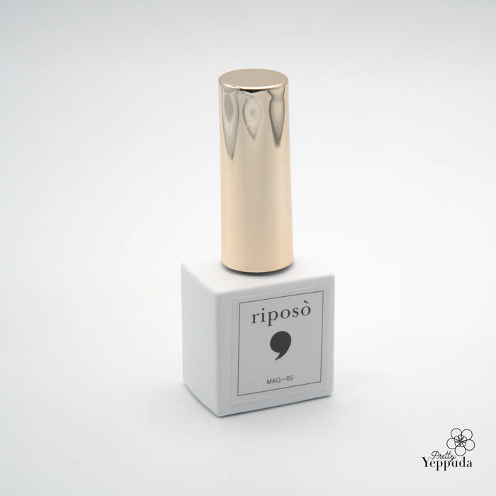 Captivating iridescent gel nail polish bottles in a sleek, modern design, showcasing the stunning "RIPOSO Pulling Summer" Shopify product line. The image highlights the unique magnetic gel formula that delivers a brilliant, one-coat coverage for an eye-catching, natural nail finish.