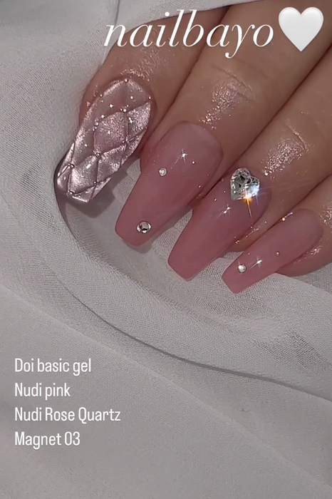 Nailbayo DOI Magnet Gel #3 - 10ml: Elegant pink and rose quartz nails with a magnetic effect, showcasing the brand's high-quality Korean nail products and innovative Magnet Gel technology.