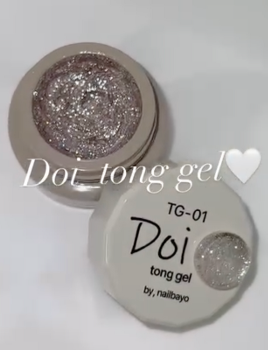 Image of a shimmering silver nail gel titled "Doi Tong Gel" by the famous Korean nail artist NAILBAYO, featuring an abundance of glitter for a stunning and eye-catching nail art look, perfect for fashion-forward individuals seeking high-quality, trendy Korean nail supplies.