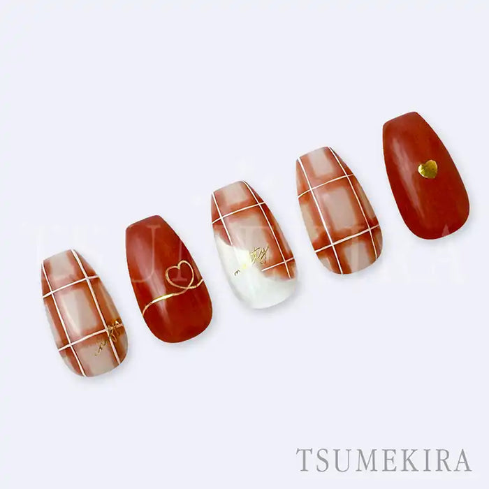 Elegant and delicate Japanese nail art featuring a waveline heart design, showcasing the softness and versatility of the Tsumekira Icchoko line for both minimalist and nuanced nail looks.