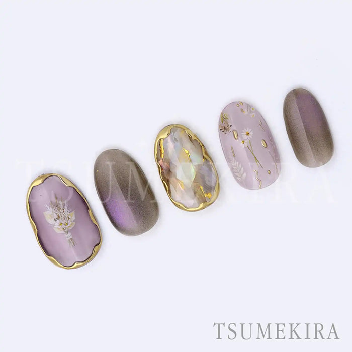 Delicate Japanese nail art stickers featuring elegant white dried flowers on a calming lavender background, showcasing the artistry and refinement of the Tsumekira SAKI CHIBA × WHITE SWAG NN-SAK-103 collection.