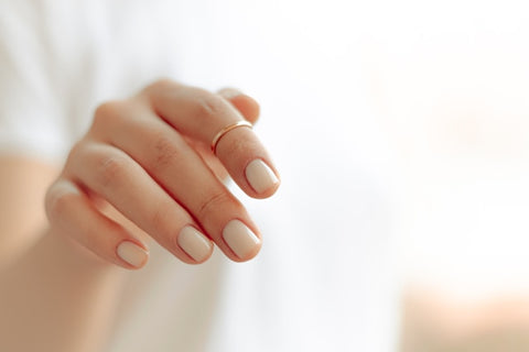 10 best practices for a safe nail gel application and long-lasting manicures